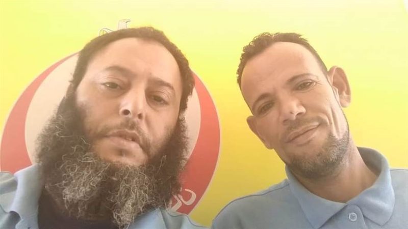 مسعف وسائق يسلمان