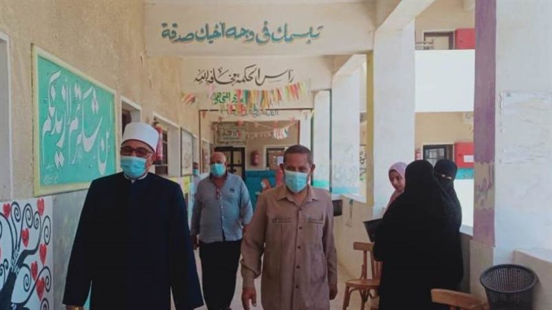 أثناء تفقد سير الامتحانات