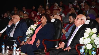 وزيرة الثقافة ومحافظ بورسعيد يشهدان عرضًا لـ