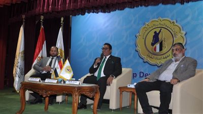 تدريب شباب الجامعات على تعلم خبرات ومهارات القيادة