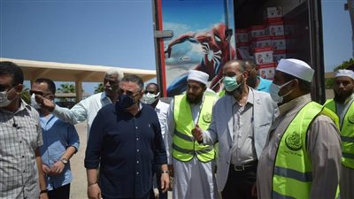  محافظ البحر الأحمر يستقبل قافلة المساعدات الاجتماعية والطبية بمناسبة اليوم العالمي للعمل الخيري 