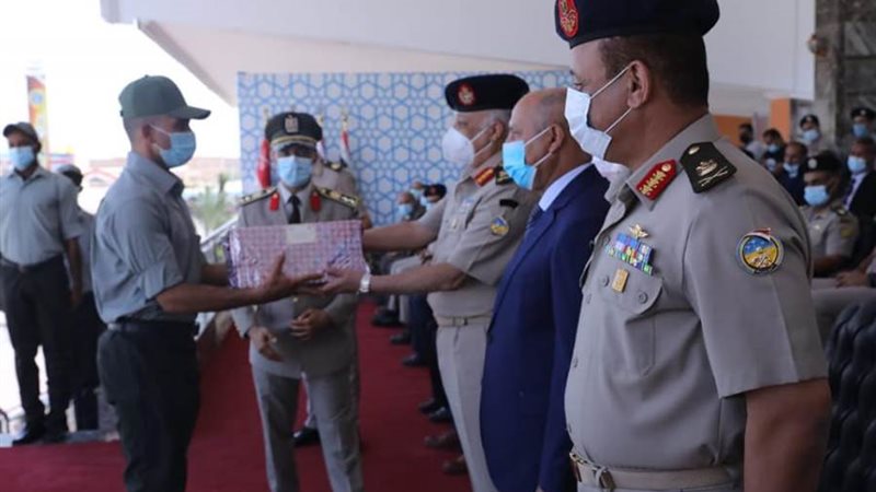 وزير النقل يشهد تخريج