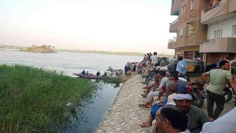 البحث عن فتاة بني