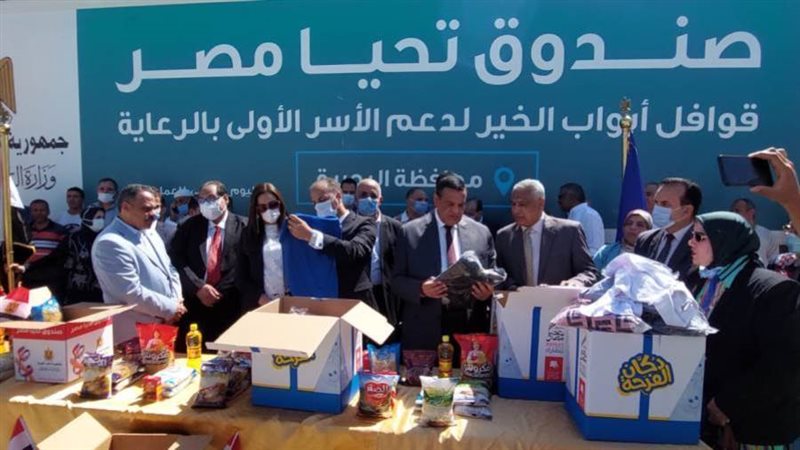 محافظ البحيرة يستقبل