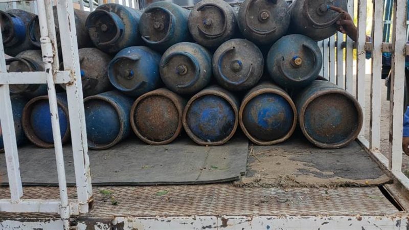 ضبط سيارة محملة باسطوانات