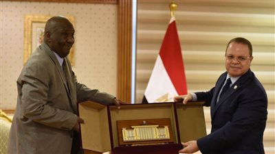 النائب العام يستقبل نظيره السوداني بالقاهرة