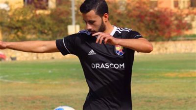بعد انتهاء عقده مع كليرمونت الفرنسي.. محمد شريف يدرس الانتقال لفريق أوروبي