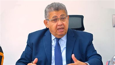 منح دراسية للمتفوقين بالثانوية وأبناء شهداء القوات المسلحة والشرطة وذوي الاحتياجات