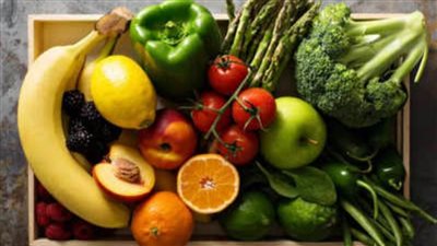 لماذا يجب عدم تناول الفاكهة بعد الساعة 4؟ .. استشاري تغذية تجيب