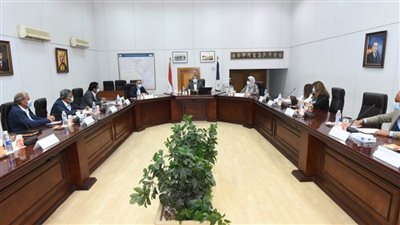 وزير السياحة والآثار يبحث سبل دعم منتج السياحة الثقافية في مصر