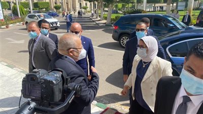 عاجل| وزيرة الصحة تصل جامعة القاهرة لتفقد نقاط التطعيم بلقاح كورونا