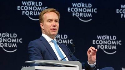 رئيس المنتدى الاقتصادي العالمي يشيد بما حققته مصر من إصلاحات اقتصادية