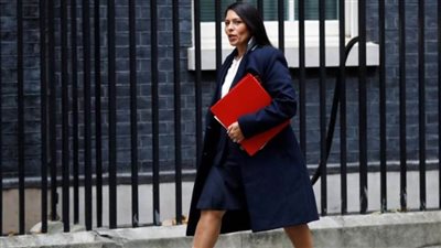 فرنسا تتهم وزيرة الداخلية البريطانية بخرق الثقة