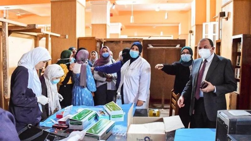 رئيس الجامعة يتابع