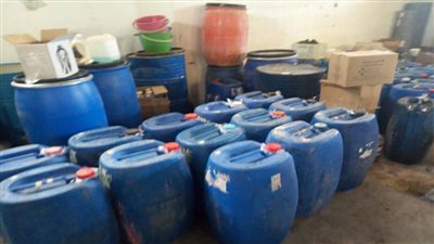 ضبط 600 لتر كلور و200 لتر صابون فى مصنع منظفات بدون ترخيص بالعريش