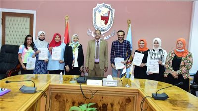 تكريم ٩ طلاب من الفائزين في المسابقة الفنية بكلية التربية النوعية بسوهاج 