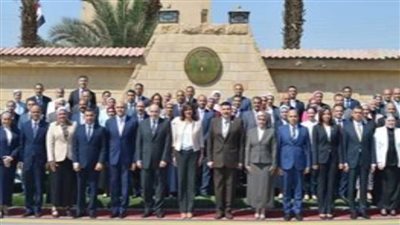 وزيرة الهجرة تلتقي الضباط المرشحين للعمل بالتمثيل الدبلوماسي العسكري