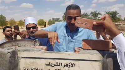 محافظ مطروح يضع حجر أساس معهد أزهري في سيوة 