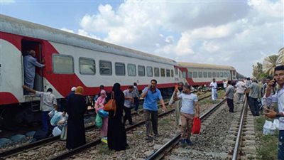 السكة الحديد: إصابة 3 ركاب بقطار بورسعيد - الإسكندرية