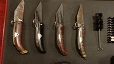 ضبط أحد الأشخاص لقيامه بالترويج لبيع الأسلحة البيضاء عبر 