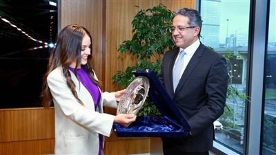 العناني يجتمع برئيسة الوكالة الفيدرالية الروسية