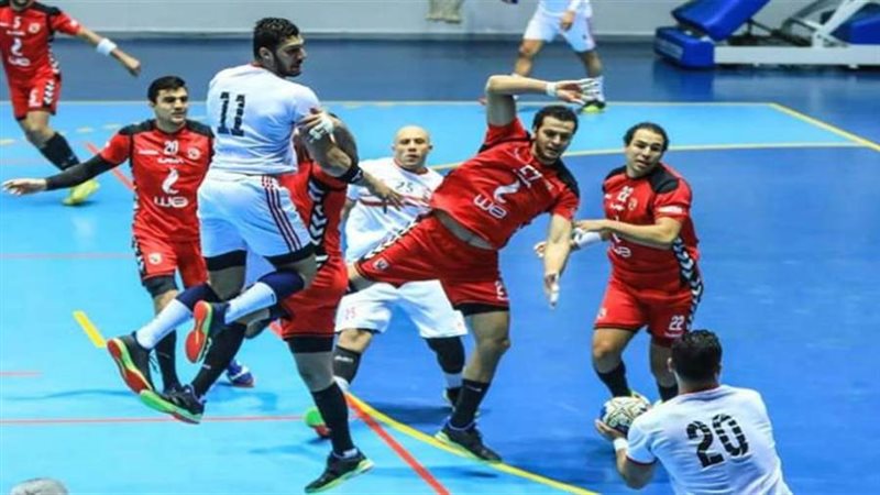 يد الزمالك والأهلي