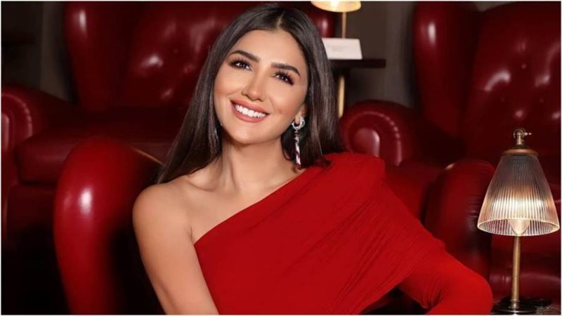 الفنانة مي عمر