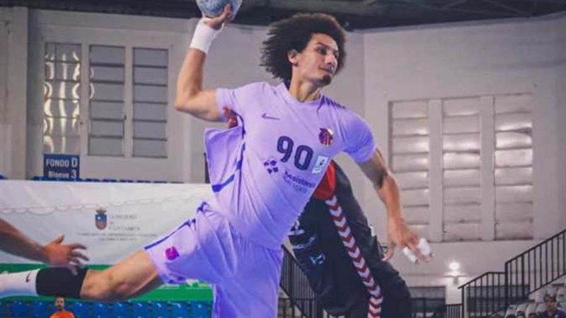 علي زين لاعب برشلونة