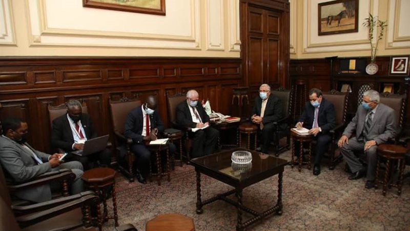 القصير وشليتون