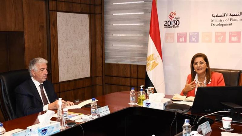 وزيرة التخطيط خلال