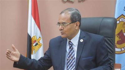 صرف مبلغ 1800جنيه من صندوق تحسين أوضاع العاملين بجامعة سوهاج 