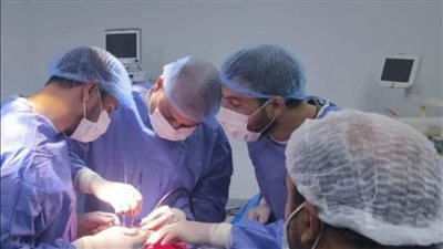 إجراء جراحة نادرة لطفل بالمخ بمستشفى ملوي التخصصي جنوب المنيا