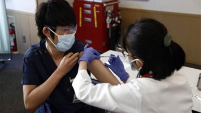 معدل تطعيم الأشخاص في اليابان يتجاوز نسبة 50 %