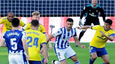 ريال سوسييداد يفوز على قادش بهدفين نظيفين في الدوري الأسباني لكرة القدم