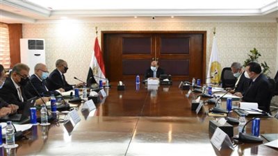 وزير التنمية المحلية يبحث مع وفد البنك الدولي مستجدات برنامج التنمية المحلية بالصعيد