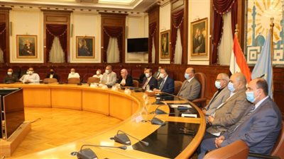 انضمام 30 مصنعا فى شق الثعبان للاقتصاد الرسمي