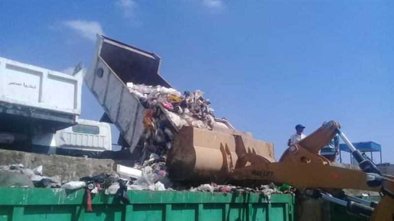 رفع تراكمات القمامة