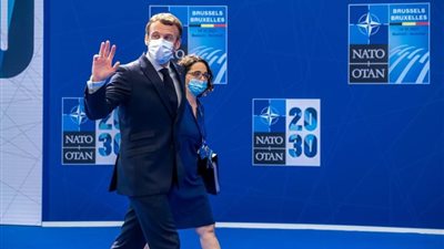 ماكرون يحضر مجموعة 