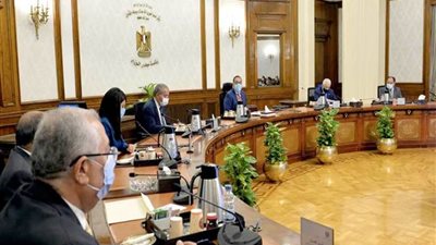 رئيس الوزراء: الرئيس وجه بأن توفر التغذية المدرسية العناصر المتكاملة التي يحتاجها الطلاب