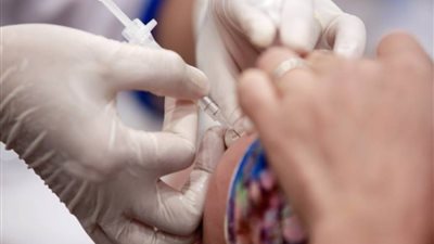 اليونان تقر جرعة ثالثة مُعززة من لقاح ضد 