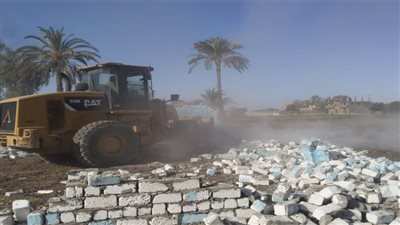 محافظ قنا: إزالة 30 حالة تعد على أراضي أملاك الدولة