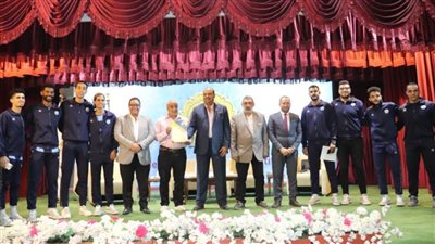 تدريب شباب الجامعات على القيادة الرياضية والتأثير فى الآخرين