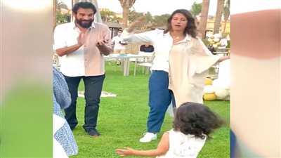 بالفيديو.. حنان مطاوع تحتفل بعيد ميلاد ابنتها بتسجيل أغنية 