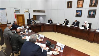 العنانى يستعرض أهم  المشاريع والأعمال  التى تمت فى السياحة والآثار  أثناء اجتماعه بالمجلس الأعلى للآثار 