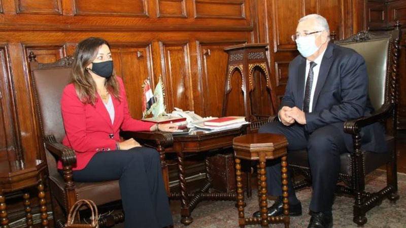 وزير الزراعة يستقبل