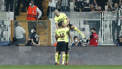 بوروسيا دورتموند يفوز على بشكتاش التركي 2-1 في دوري أبطال أوروبا