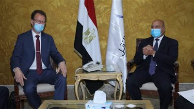 وزيرالنقل يلتقي وفد 