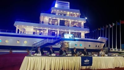  الفريق أسامة ربيع يشهد احتفالية ويكرم مجموعة من كبار المرشدين