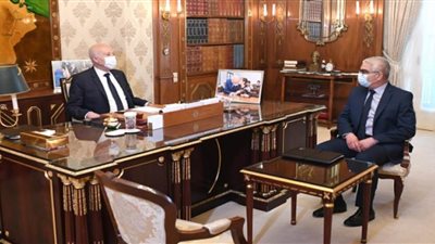 الرئيس التونسي يقرر تشكيل لجنة للوقوف على احتياجات المدارس والطلاب