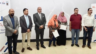 رئيس جامعة الأقصر يؤكد على ضرورة دعم أفكار الشباب